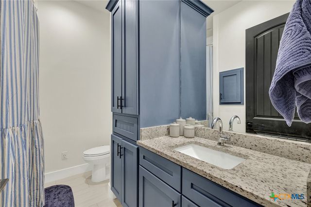 627 Hummingbird Hill, Canyon Lake, TX 78133