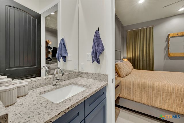 627 Hummingbird Hill, Canyon Lake, TX 78133