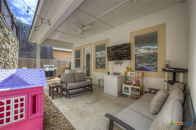 627 Hummingbird Hill, Canyon Lake, TX 78133