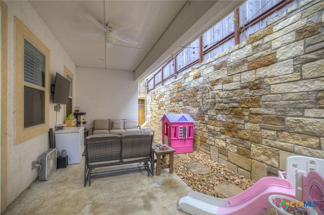 627 Hummingbird Hill, Canyon Lake, TX 78133
