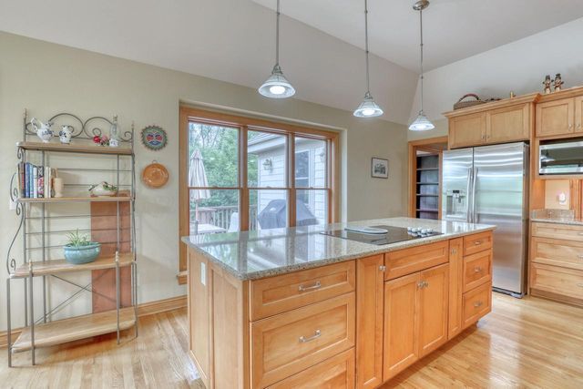 13345 N Windsor COURT, Mequon, WI 53097