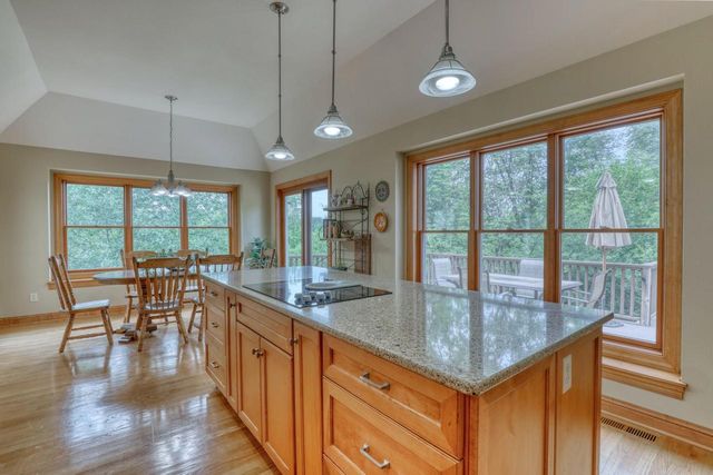 13345 N Windsor COURT, Mequon, WI 53097