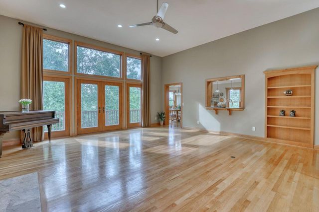 13345 N Windsor COURT, Mequon, WI 53097
