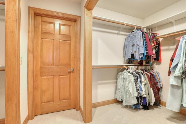 13345 N Windsor COURT, Mequon, WI 53097