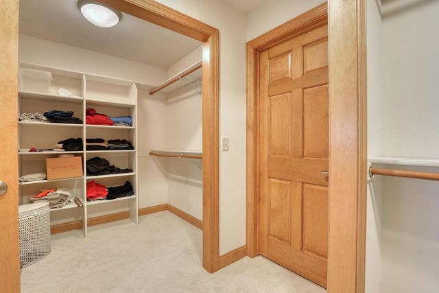 13345 N Windsor COURT, Mequon, WI 53097