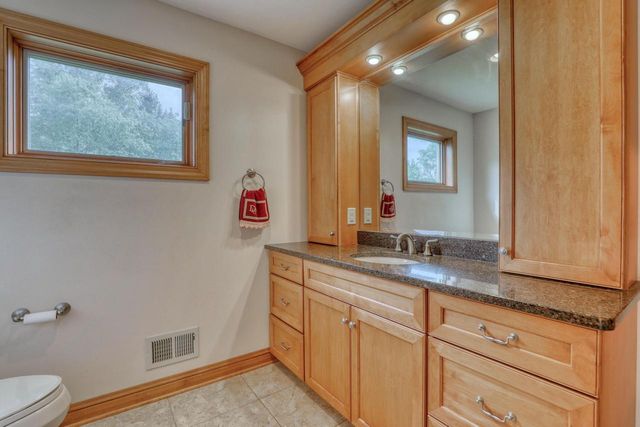 13345 N Windsor COURT, Mequon, WI 53097