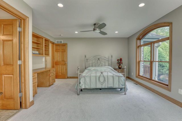 13345 N Windsor COURT, Mequon, WI 53097