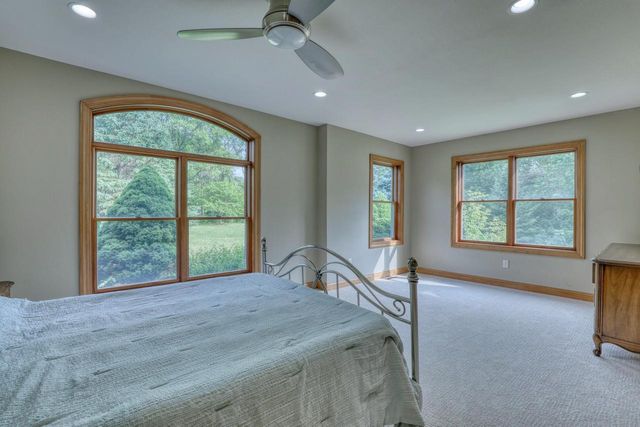 13345 N Windsor COURT, Mequon, WI 53097