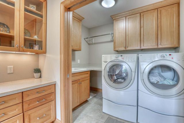 13345 N Windsor COURT, Mequon, WI 53097