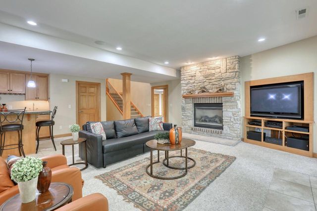 13345 N Windsor COURT, Mequon, WI 53097
