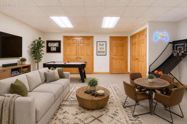 13345 N Windsor COURT, Mequon, WI 53097