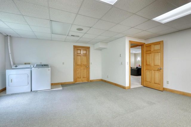 13345 N Windsor COURT, Mequon, WI 53097