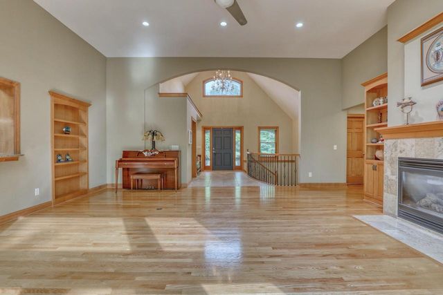 13345 N Windsor COURT, Mequon, WI 53097