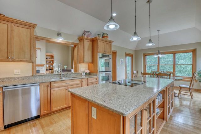 13345 N Windsor COURT, Mequon, WI 53097