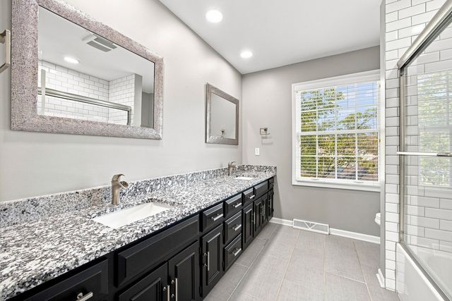 43 Dunham Place, St. Charles, IL 60174
