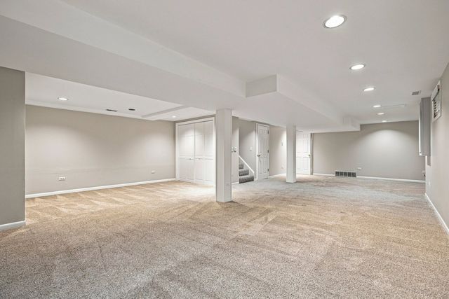 43 Dunham Place, St. Charles, IL 60174