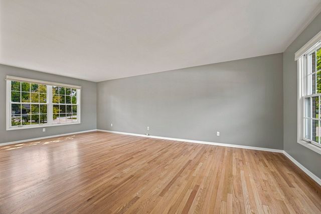43 Dunham Place, St. Charles, IL 60174