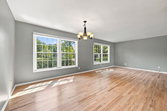 43 Dunham Place, St. Charles, IL 60174