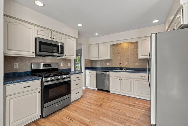 43 Dunham Place, St. Charles, IL 60174