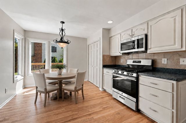 43 Dunham Place, St. Charles, IL 60174