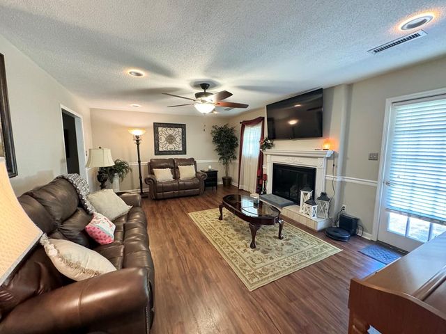 1683 John D Odom, Dothan, AL 36303