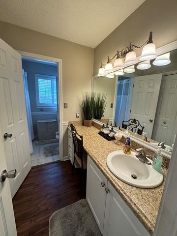 1683 John D Odom, Dothan, AL 36303