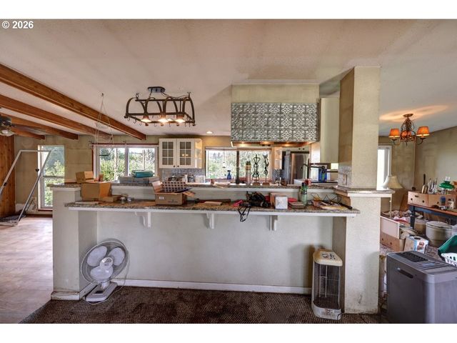 35343 SEARLS Ln, Astoria, OR 97103