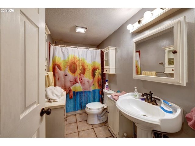 35343 SEARLS Ln, Astoria, OR 97103