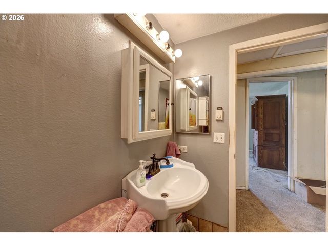 35343 SEARLS Ln, Astoria, OR 97103