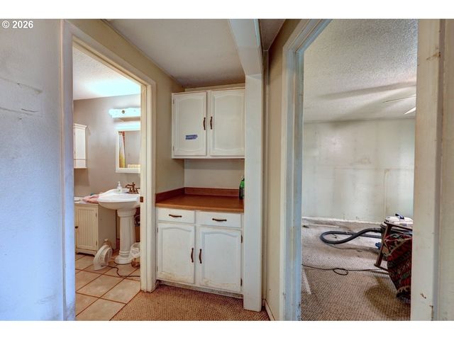 35343 SEARLS Ln, Astoria, OR 97103