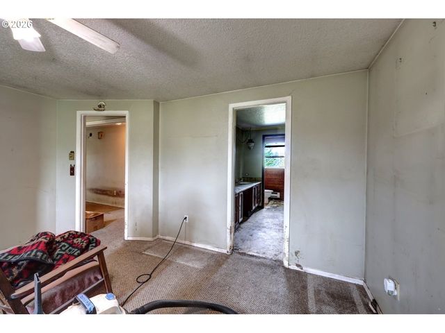 35343 SEARLS Ln, Astoria, OR 97103