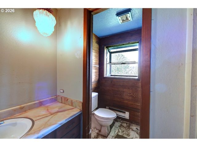 35343 SEARLS Ln, Astoria, OR 97103
