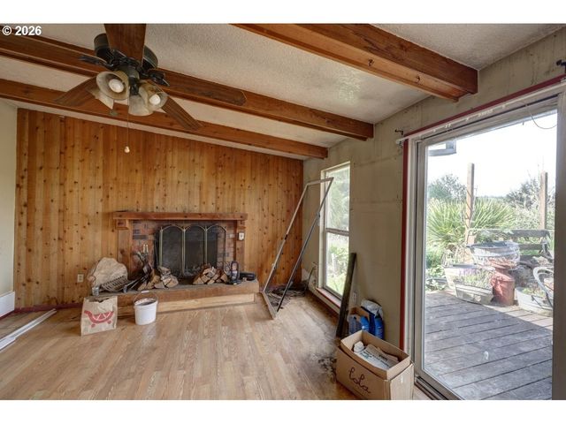 35343 SEARLS Ln, Astoria, OR 97103