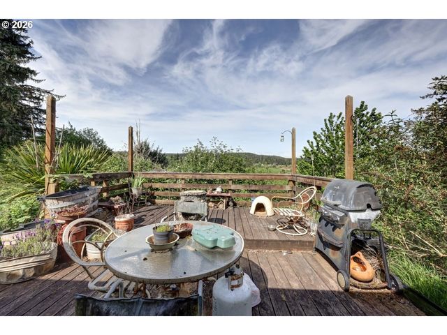 35343 SEARLS Ln, Astoria, OR 97103