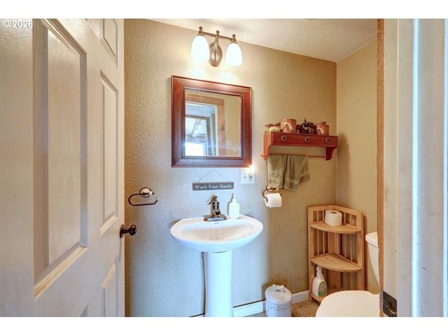 35343 SEARLS Ln, Astoria, OR 97103