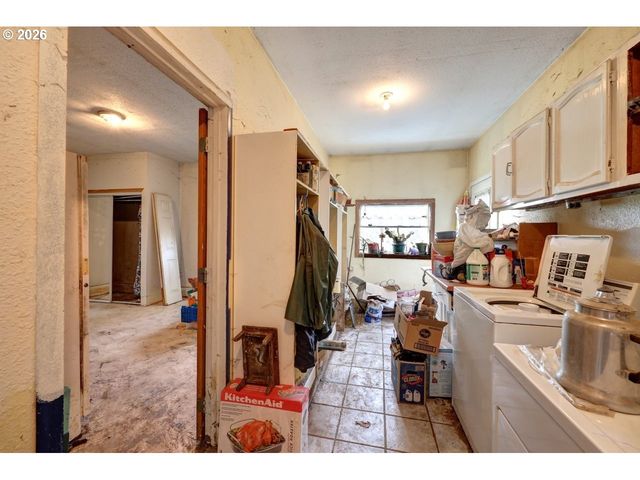 35343 SEARLS Ln, Astoria, OR 97103