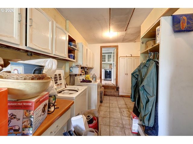 35343 SEARLS Ln, Astoria, OR 97103