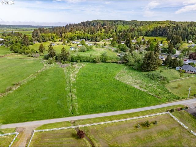 35343 SEARLS Ln, Astoria, OR 97103
