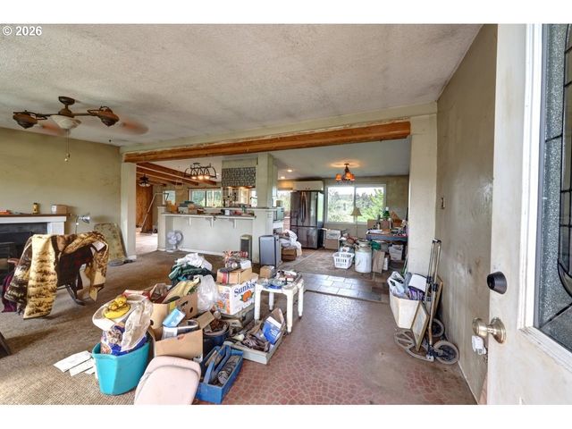 35343 SEARLS Ln, Astoria, OR 97103