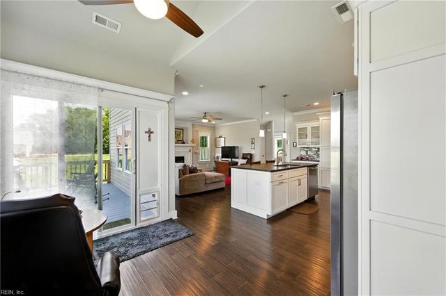 2425 Sanderson RD, Chesapeake, VA 23322