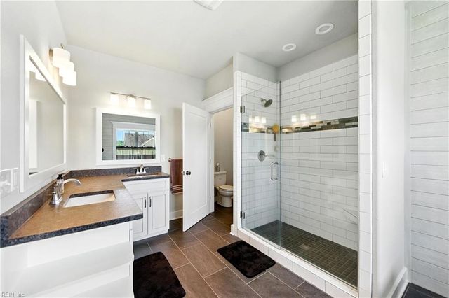 2425 Sanderson RD, Chesapeake, VA 23322