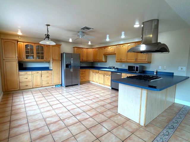 469 Lado De Loma Dr., Vista, CA 92083