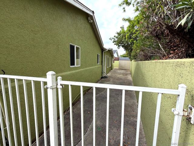 469 Lado De Loma Dr., Vista, CA 92083