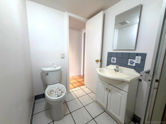 469 Lado De Loma Dr., Vista, CA 92083