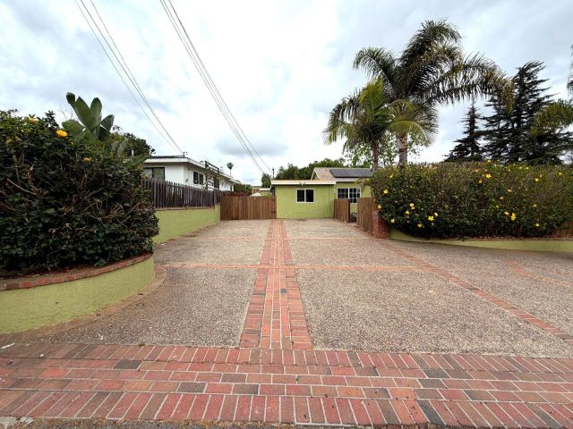 469 Lado De Loma Dr., Vista, CA 92083