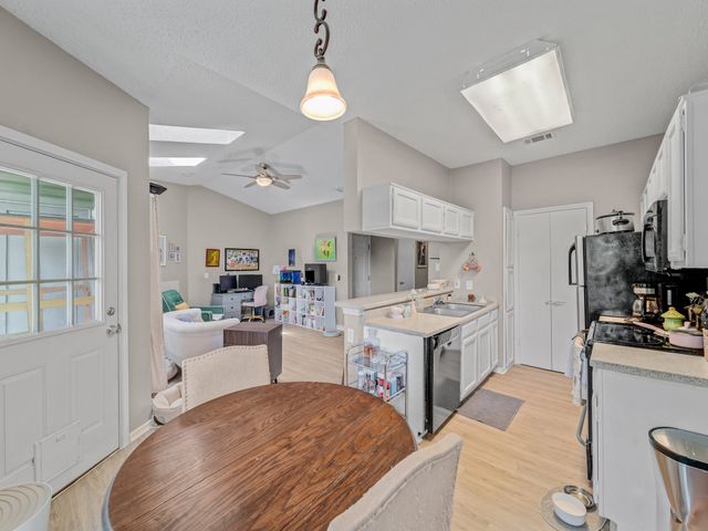7340 Skillman Street 1221, Dallas, TX 75231
