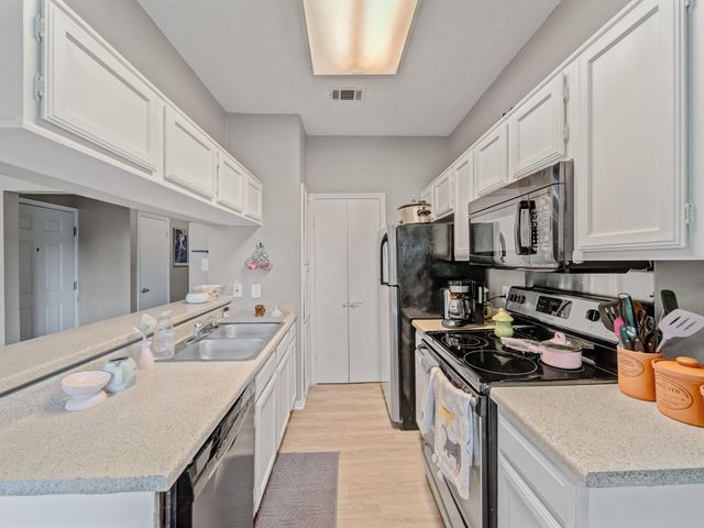 7340 Skillman Street 1221, Dallas, TX 75231