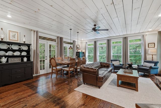 550 Navaho Way, Ellijay, GA 30540