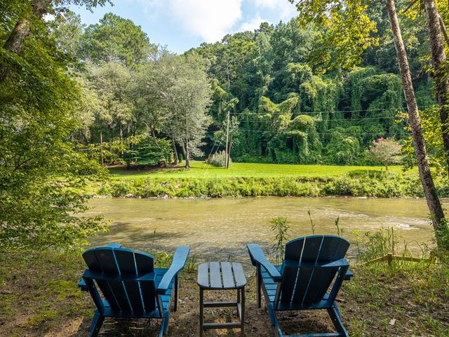550 Navaho Way, Ellijay, GA 30540