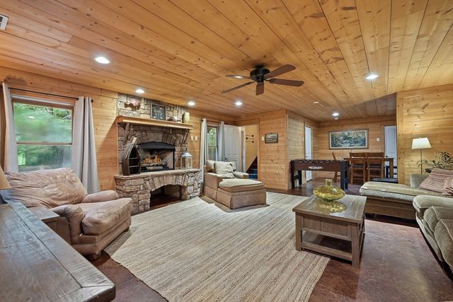 550 Navaho Way, Ellijay, GA 30540